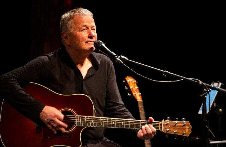 Thomas Rühmann und Reentko Dirks spielen Neil Young- und Gundermann- Musik