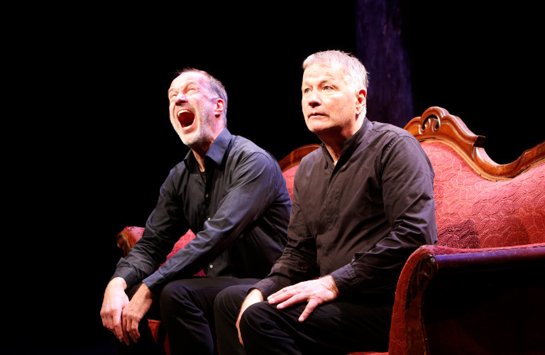 Thomas Rühmann mit Holger Daemgen bei einer Lesung von 'Fiese Fabeln'